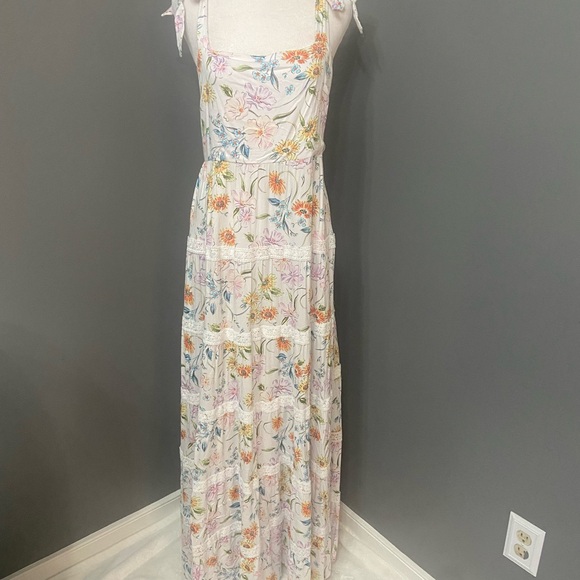 crown & ivy Dresses & Skirts - CROWN & IVY Long Maxi Floral Sundress Dress Milkmaid Tiered Lace Smocked XL